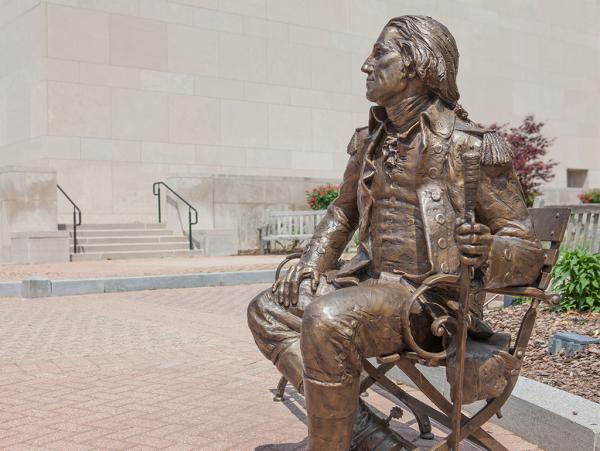 Bronze statue of George Washington in Kogan Plaza